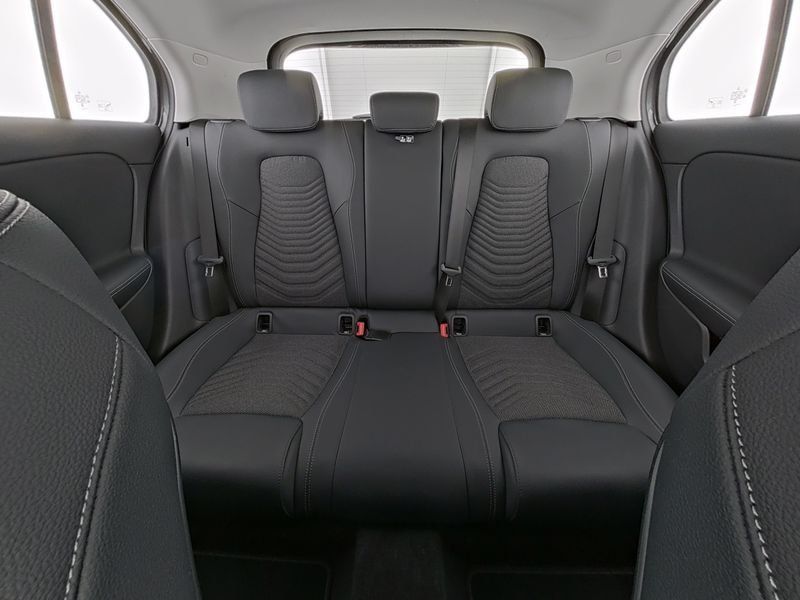 Mercedes-Benz A 180 Progressive - Samsaru's Car Outlet