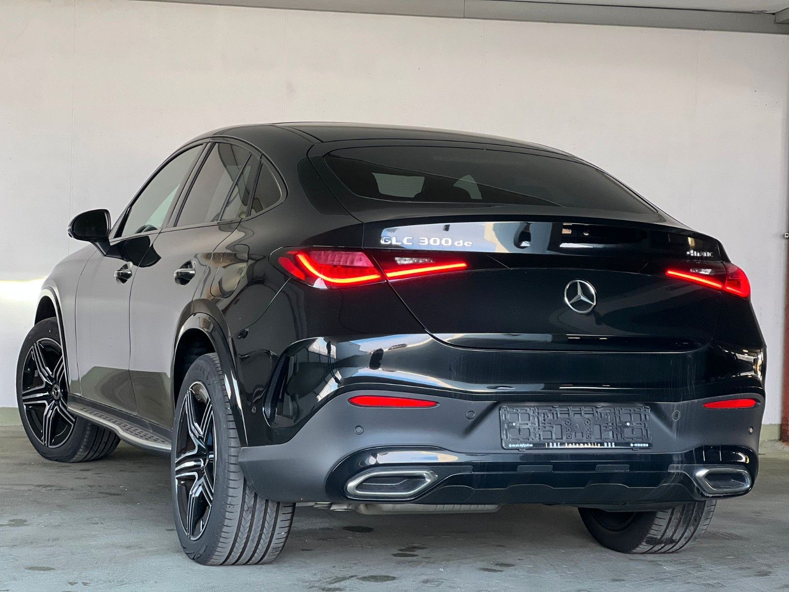 Mercedes-Benz GLC 300 de 4Matic Plug-In - Samsaru's Car Outlet