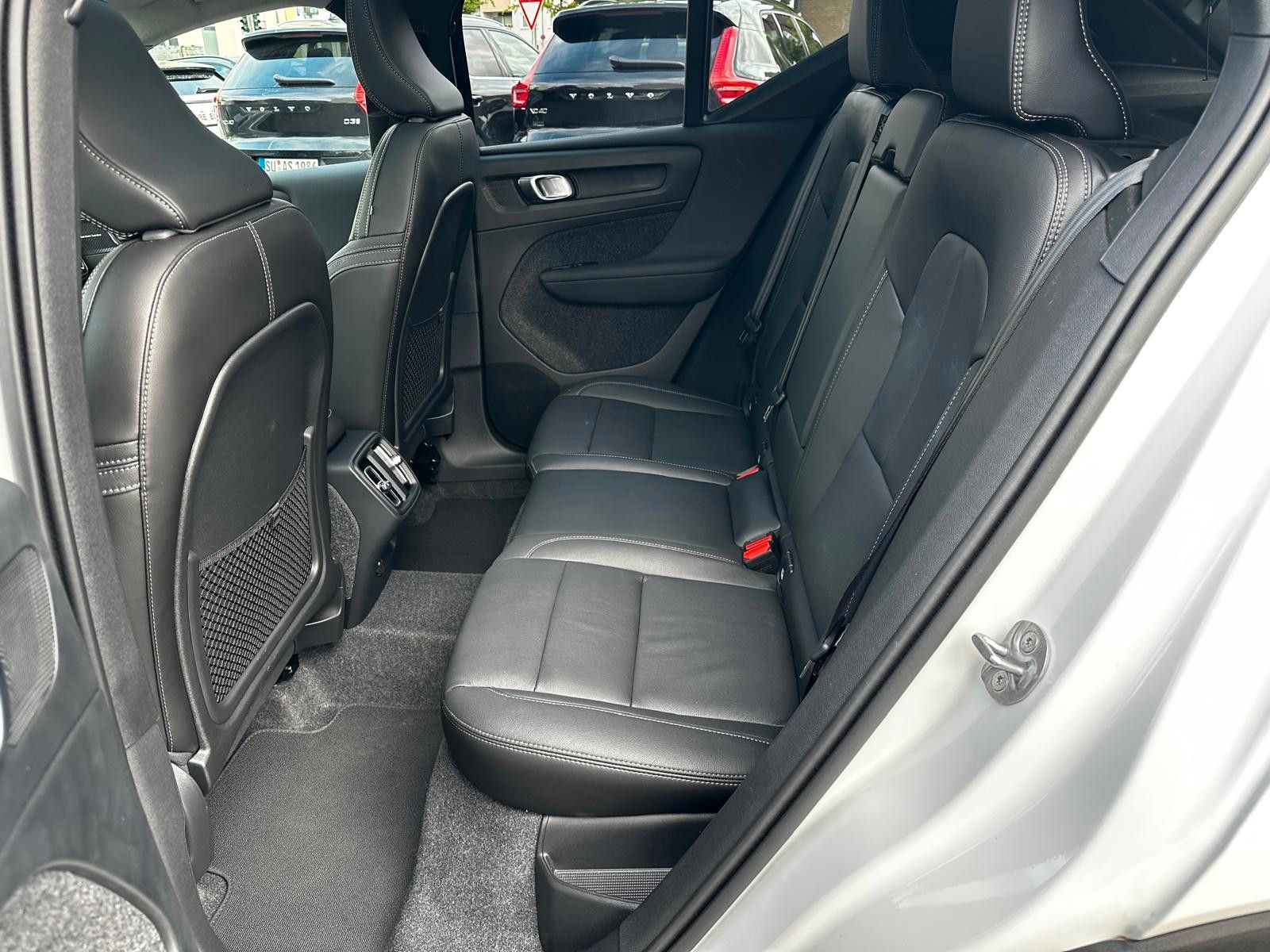 Volvo XC40 B3 Plus Dark Leder,AHK,Pano,360°,BLIS,ACC