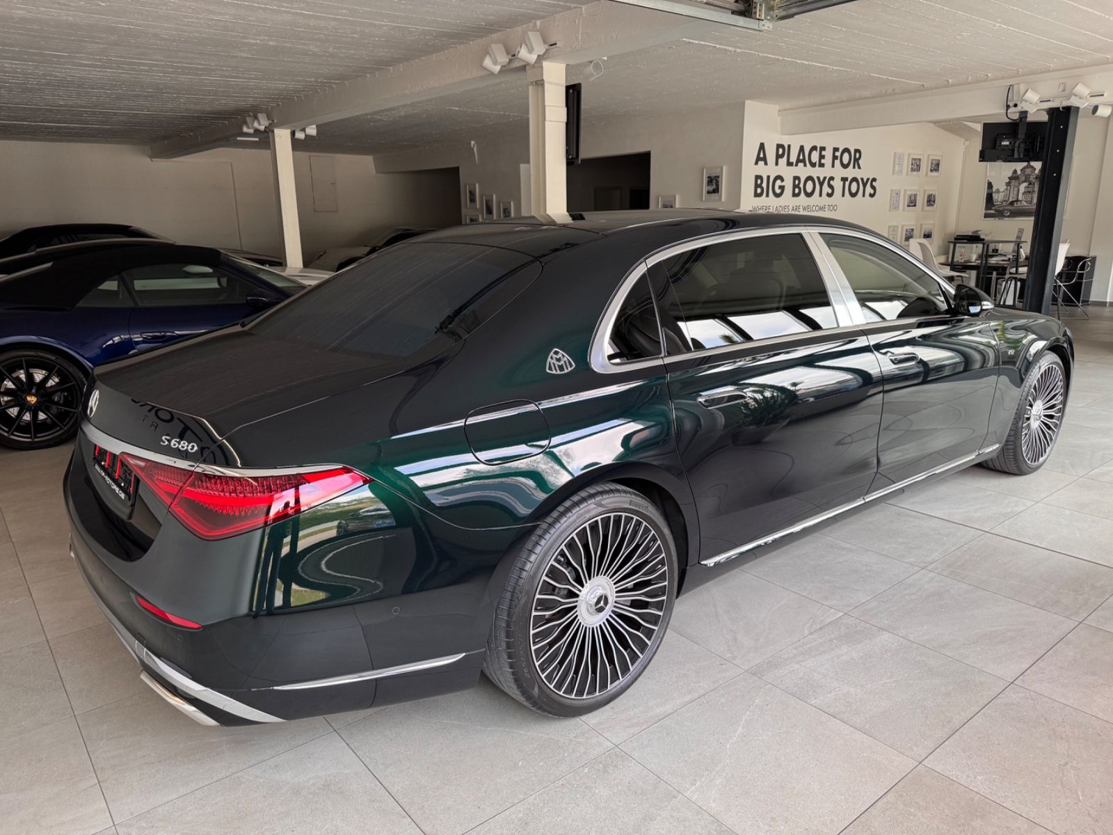Mercedes-Benz S 680 Maybach - Samsaru's Car Outlet