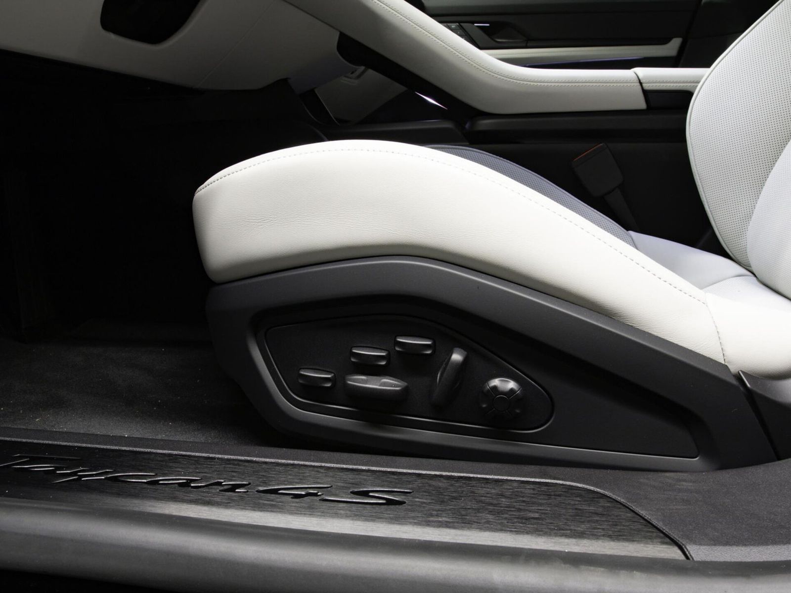 Porsche Taycan 4S Cross Turismo