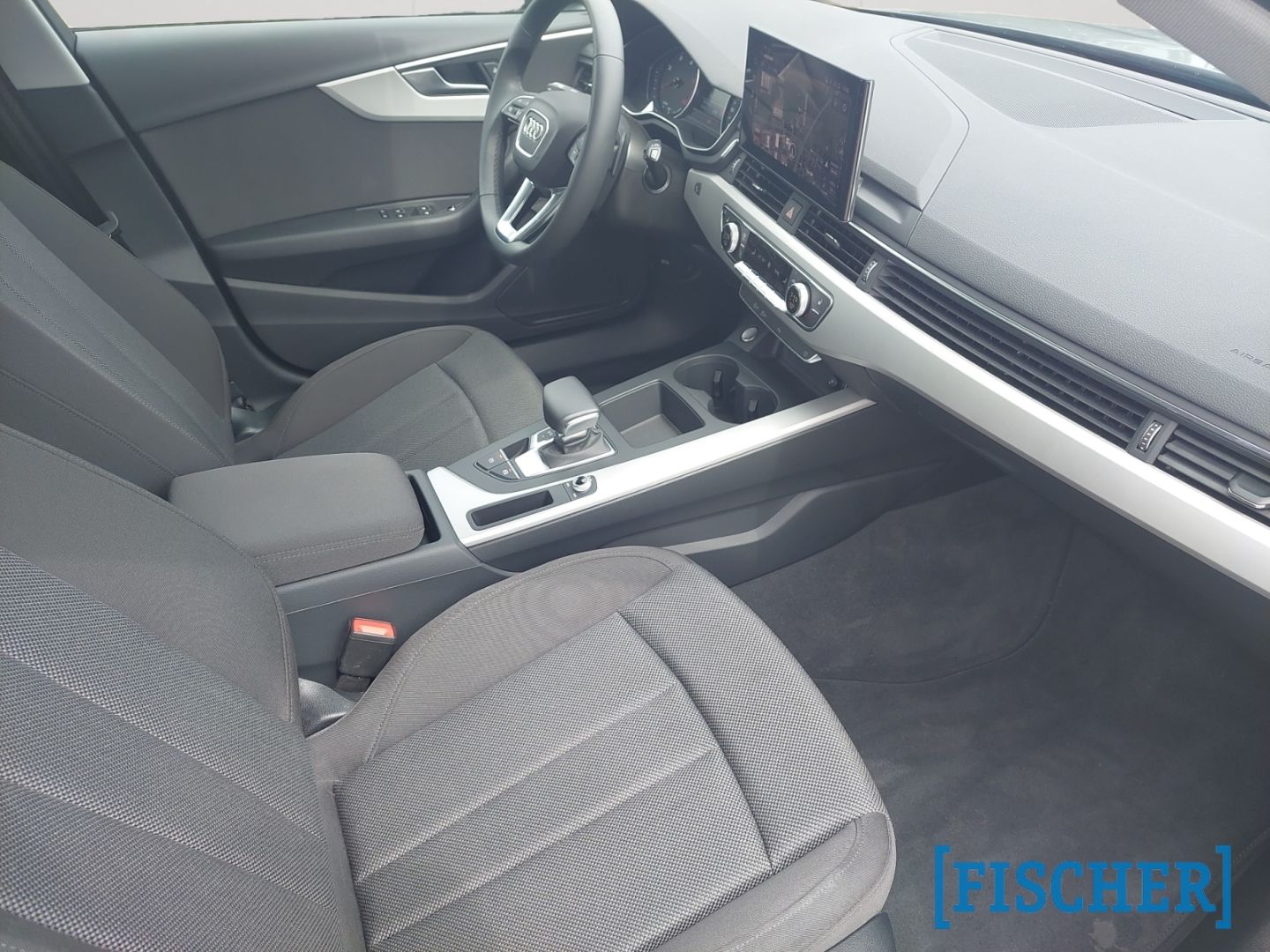 Audi A4 Avant 35 TDI S tronic S line - Samsaru's Car Outlet