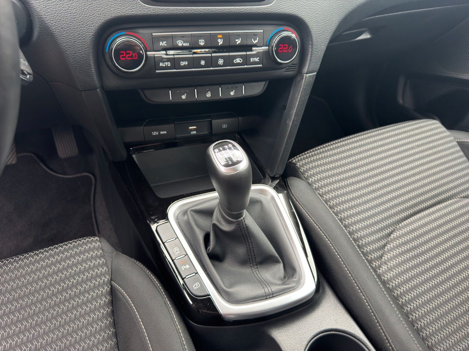 Kia cee'd / Ceed Vision - Samsaru's Car Outlet