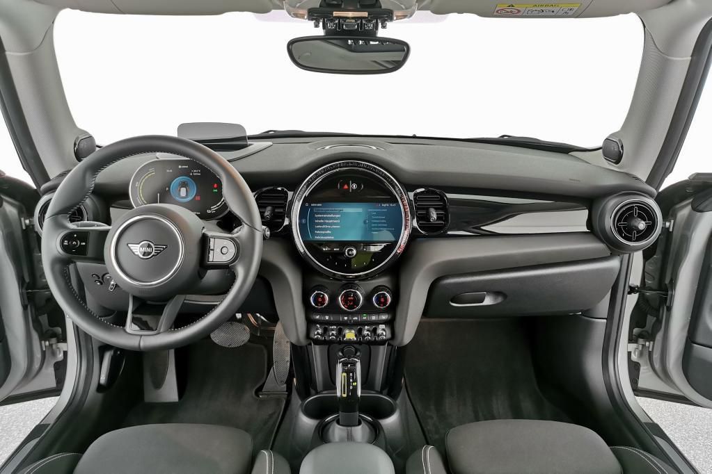 MINI Cooper SE Essential Trim - Samsaru's Car Outlet