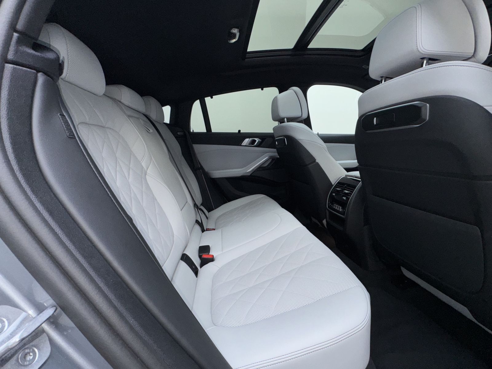BMW X6 xDrive30d M Sport Pro - Samsaru's Car Outlet