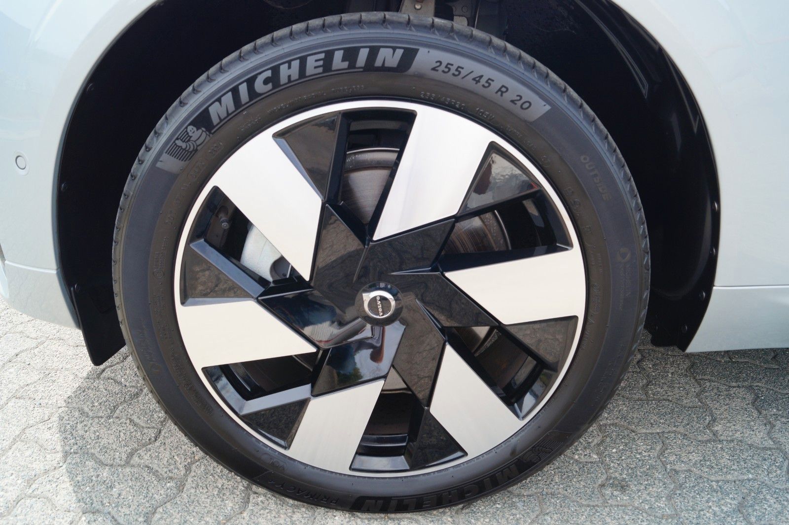 Volvo XC60 T6 AWD Plug-In Hybrid Plus Dark Aut/360/AHK