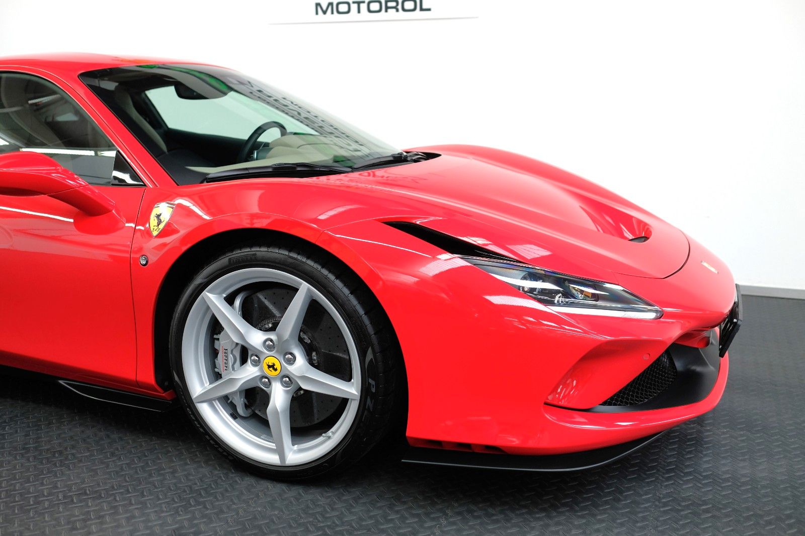 Ferrari F8 Tributo/LIFT/CAMERA/PDC/FULL ELECTRIC SEATS