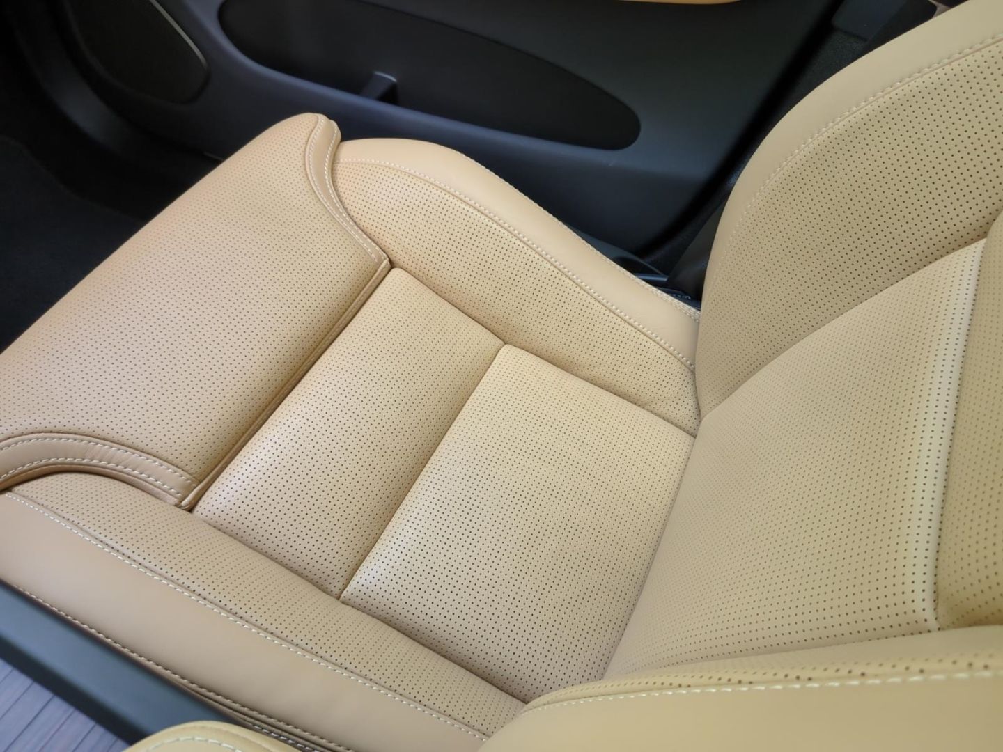 Volvo XC60 B6 AWD Inscription *Luft*SH*Pano*Nappa*