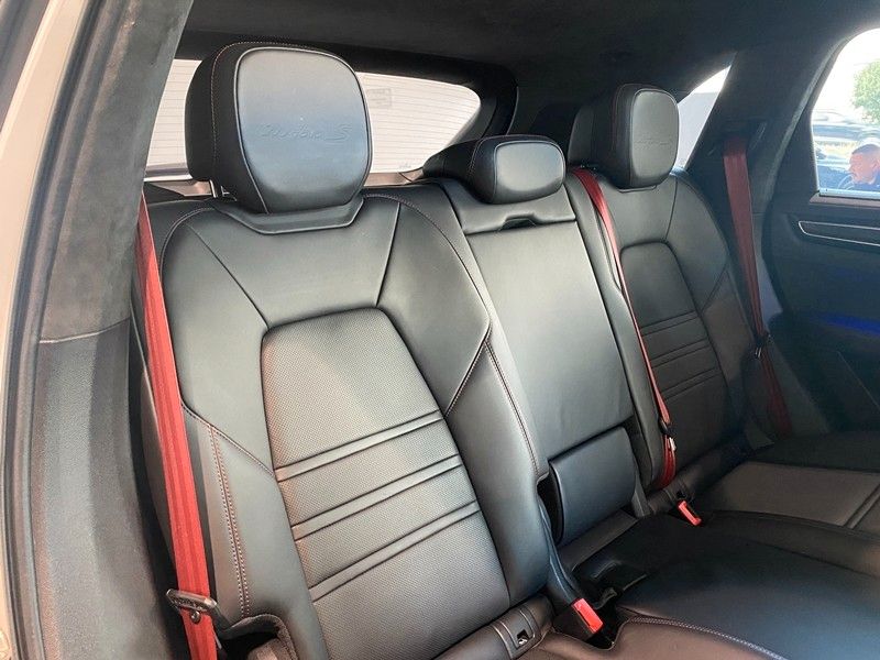 Porsche Cayenne Turbo SE SportDesign Sbel Carbon ACC AHK