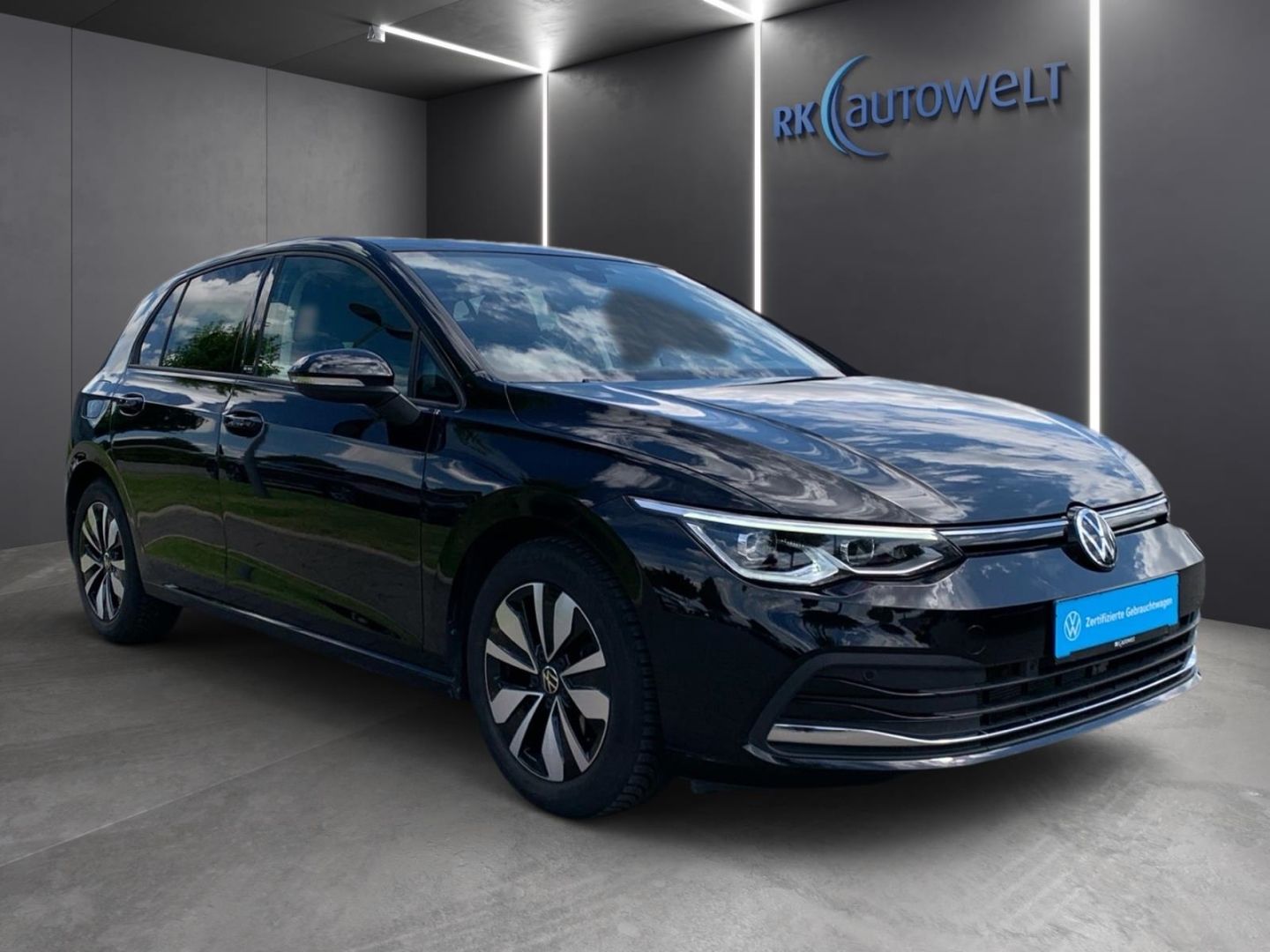 Volkswagen Golf 8 VIII Move 2.0 TDI - Samsaru's Car Outlet