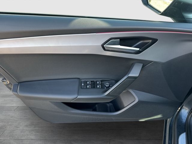 Seat Leon FR 1.5eTSI DSG NAVI AHK KAMERA SHZG LED KLI