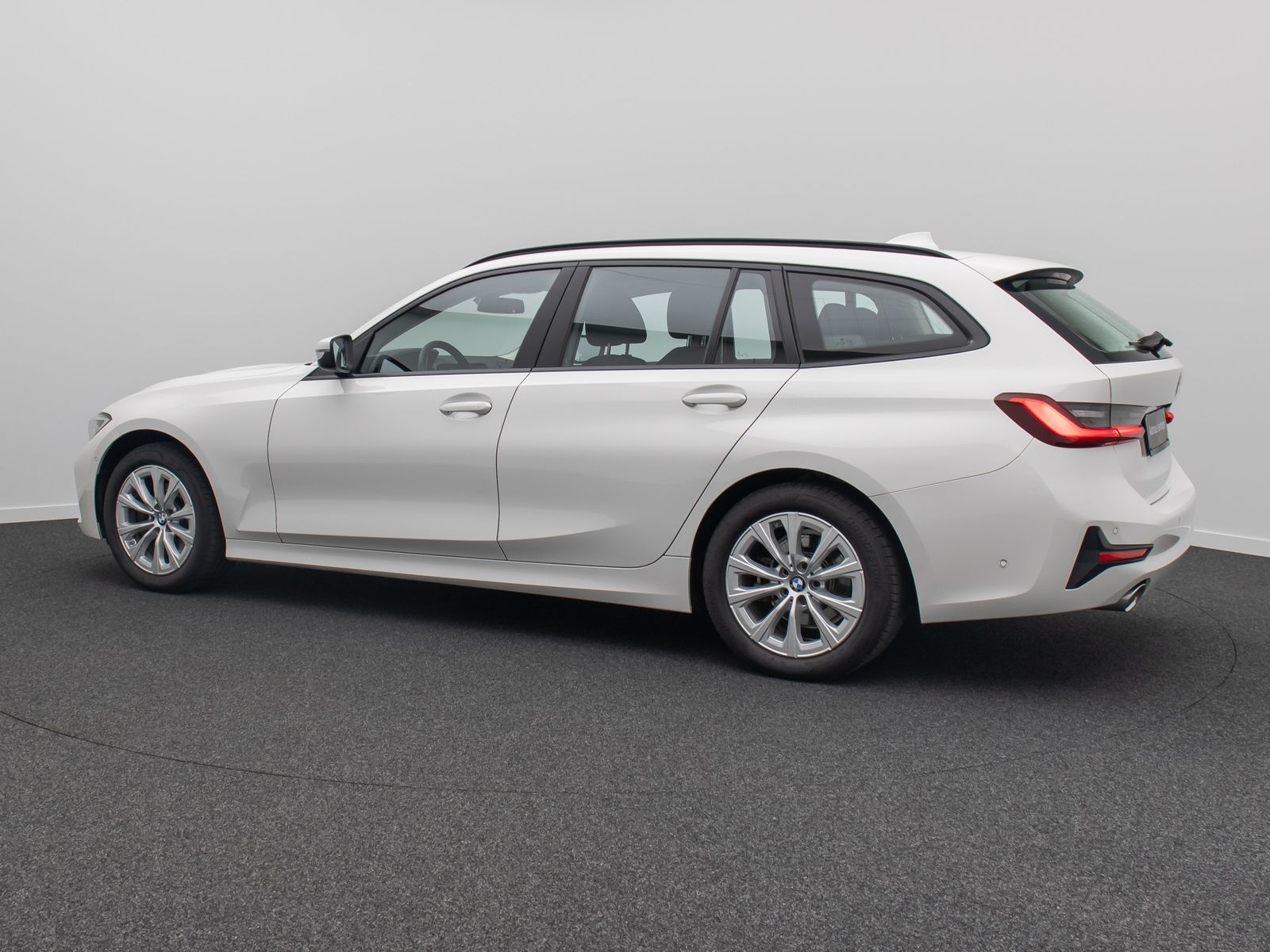 BMW 320d Advantage - Samsaru's Car Outlet