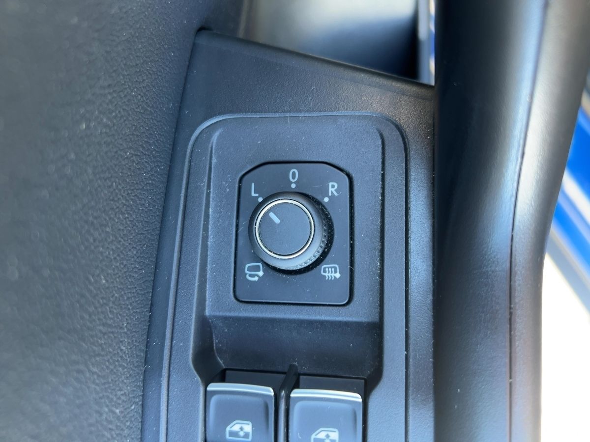 Volkswagen T-Roc 1.5 TSI - Samsaru's Car Outlet