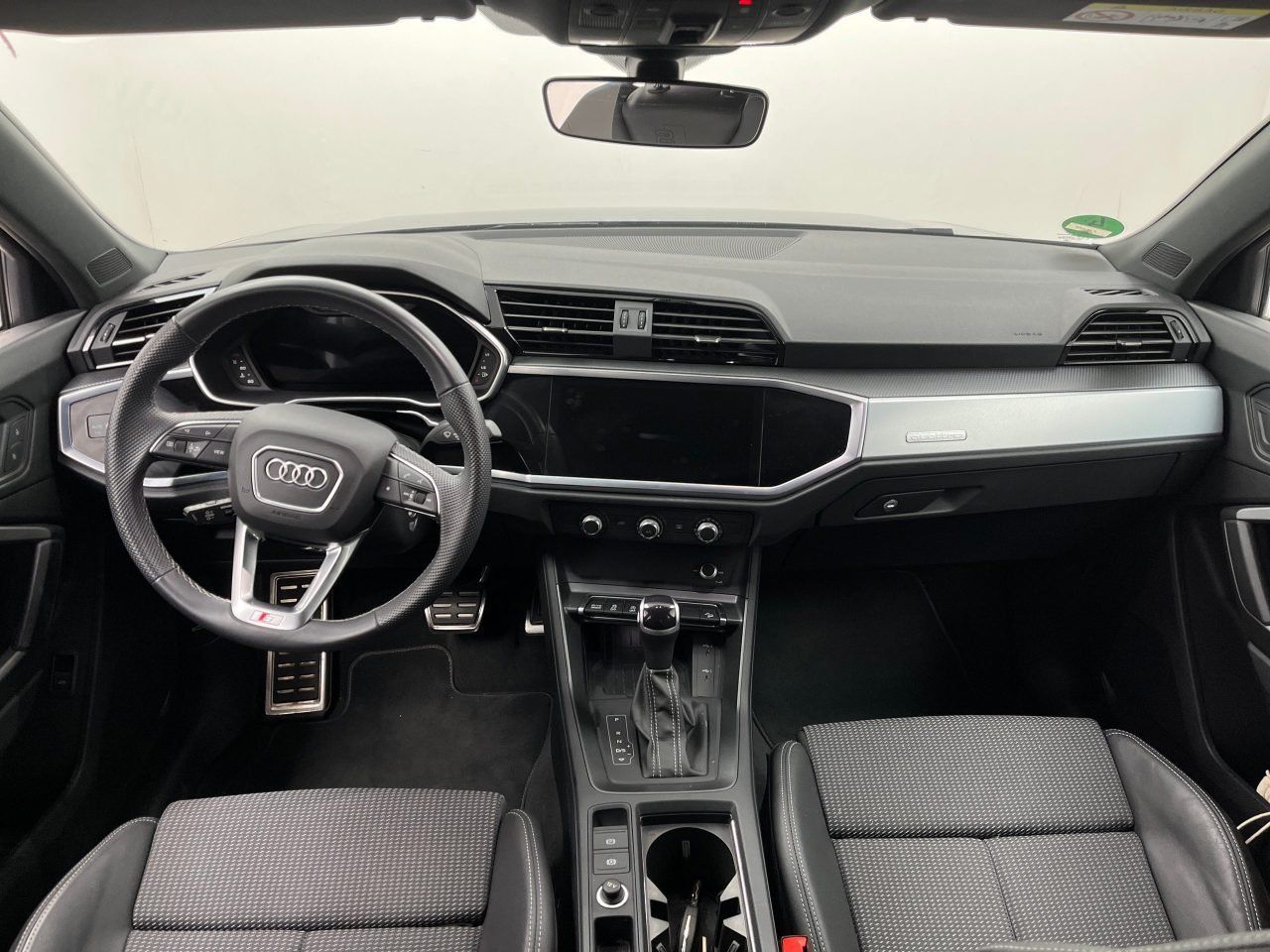Audi Q3 Sportback 40 2.0 TDI quattro S line - Samsaru's Car Outlet
