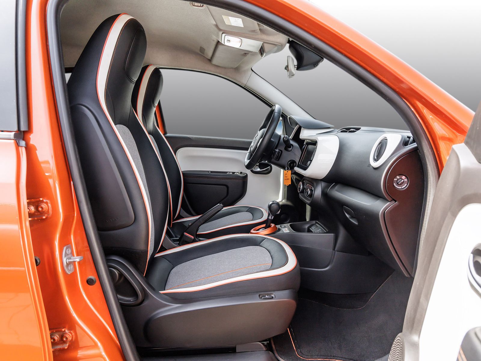 Renault Twingo E-TECH 100% el. VIBES - Samsaru's Car Outlet
