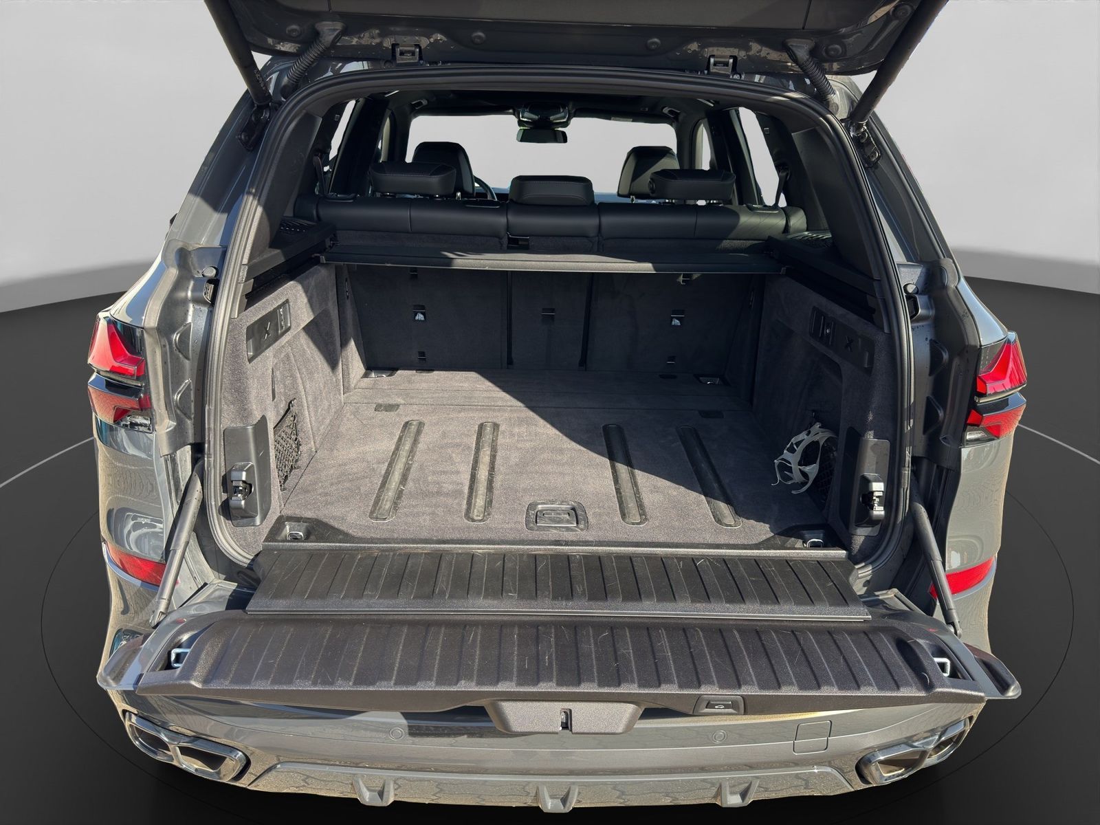 BMW X5 M60i xDrive M Paket Pro Sky Lounge Anhängerk.