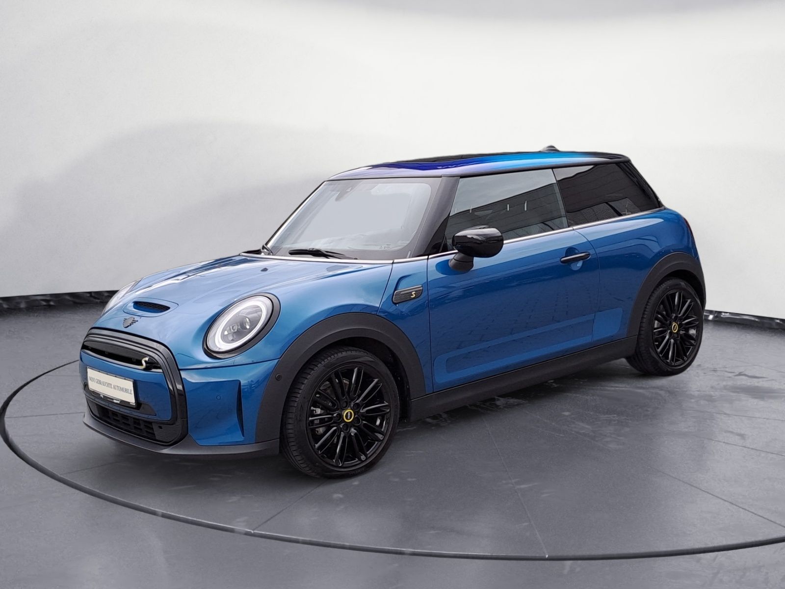 MINI Cooper SE MINI Electric Collection - Samsaru's Car Outlet