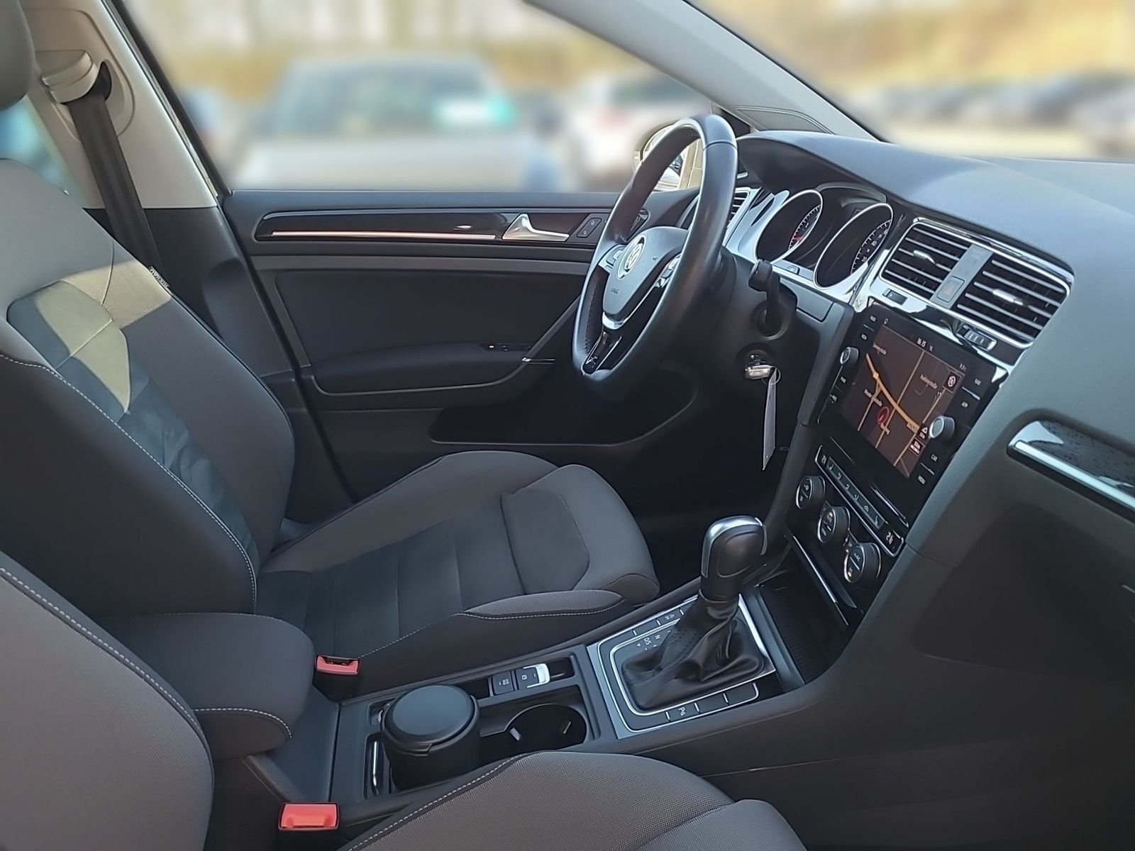 Volkswagen Golf VII Variant 1.5 TSI DSG - Samsaru's Car Outlet