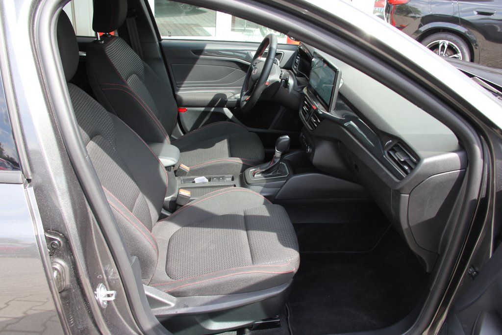 Ford Focus Turnier 155PS ST-LINE LED AdapTempomat CAM