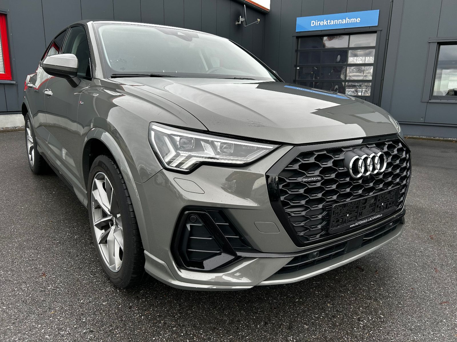 Audi Q3 40 TFSI Sportback quattro S line - Samsaru's Car Outlet