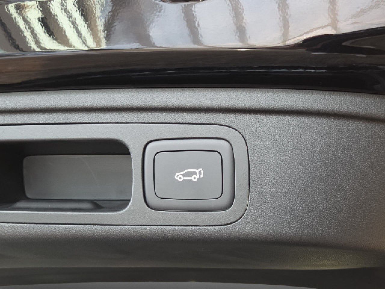 MG HS PHEV Luxury LED SiHz Navi Leder ACC 2-ZKlima