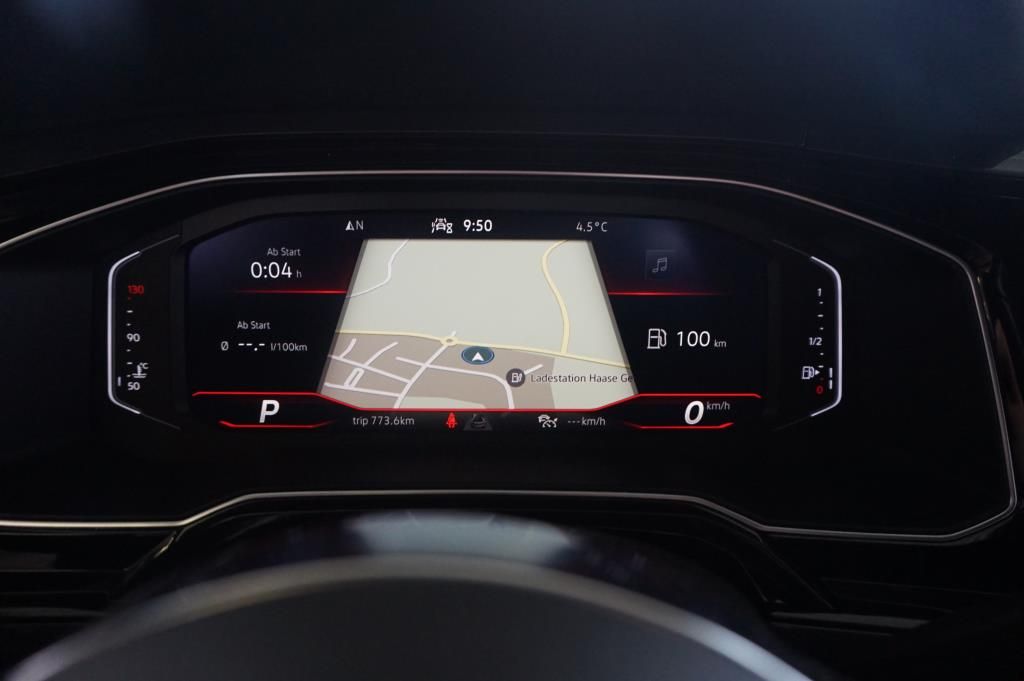 Volkswagen POLO 1,0 TSI DSG R-LINE KAMERA SHZ ACC LED NAVI