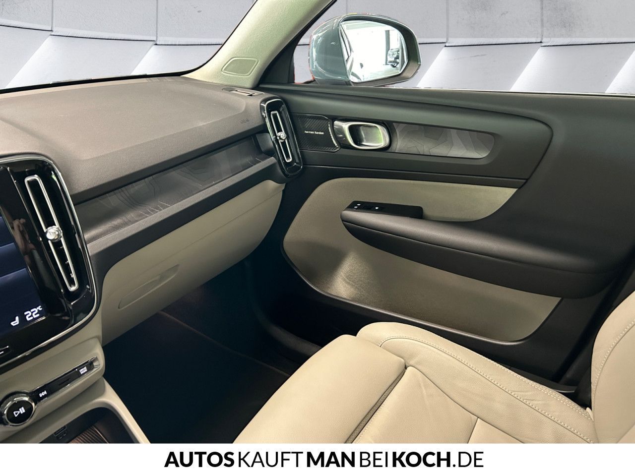 Volvo XC40 T4 Recharge Plus Bright - Samsaru's Car Outlet
