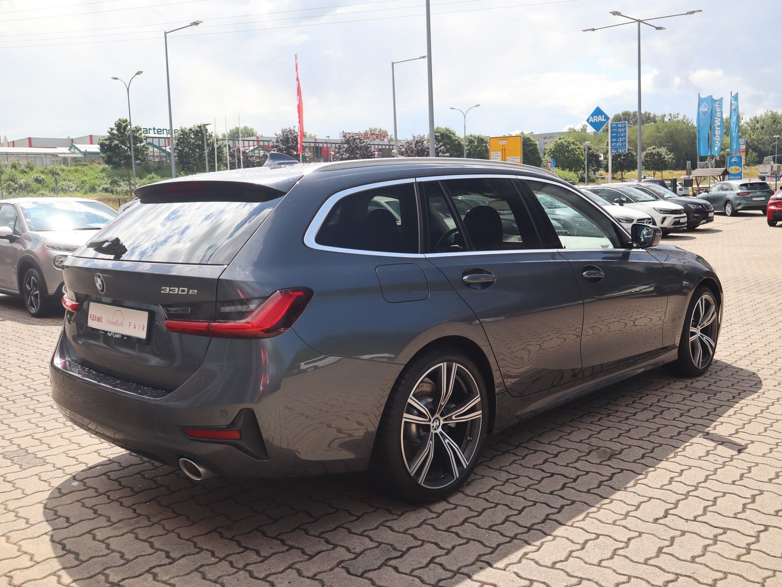 BMW 330e Touring Sport Line - Samsaru's Car Outlet