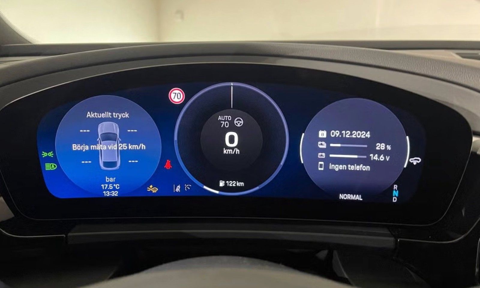 Porsche Macan Electric 4