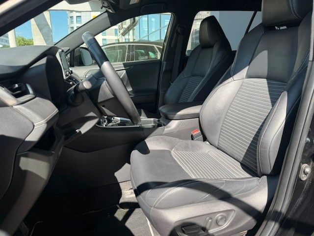 Toyota RAV4 Hybrid Black Edition - Samsaru's Car Outlet