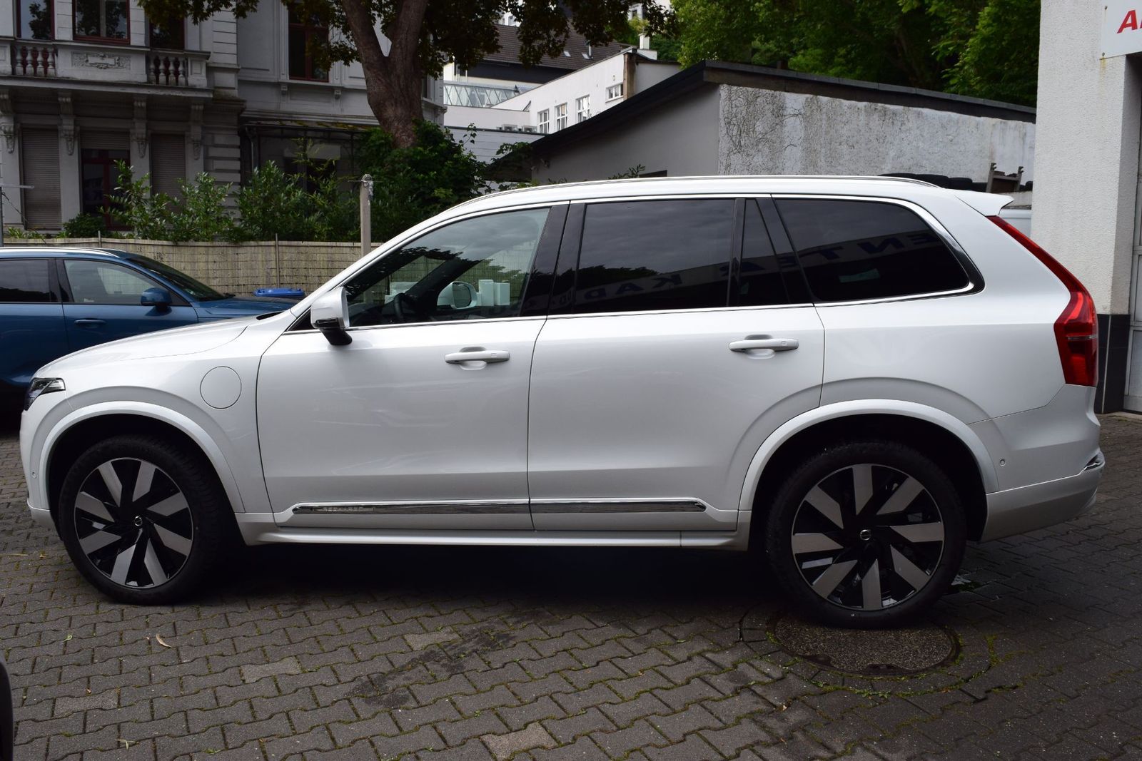 Volvo XC90 T8 AWD Plus - Samsaru's Car Outlet