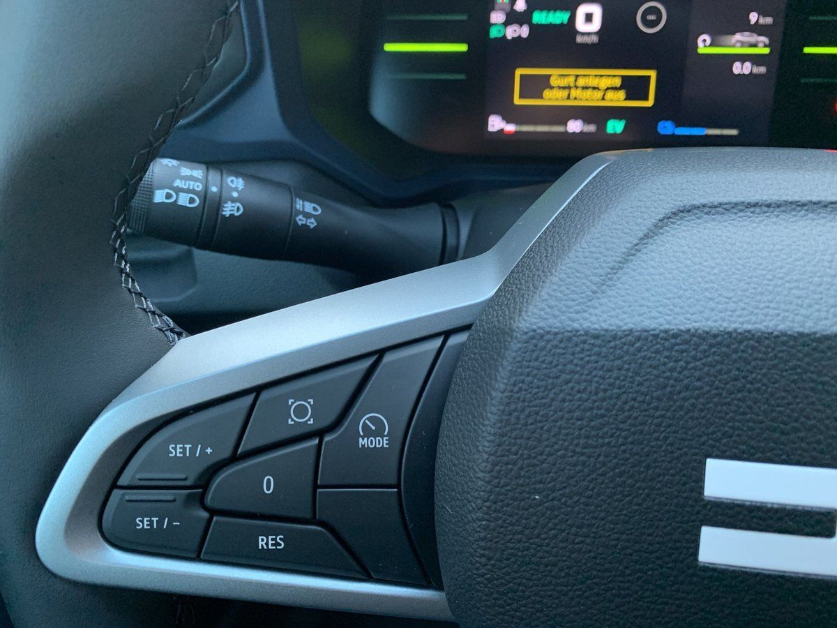 Dacia Duster HYBRID 140 - Samsaru's Car Outlet