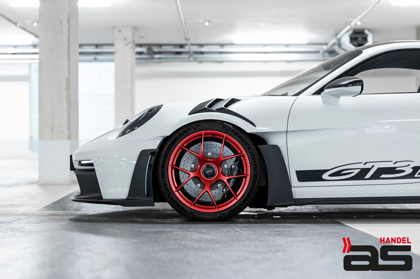 Porsche 911 992 GT3 RS - Samsaru's Car Outlet