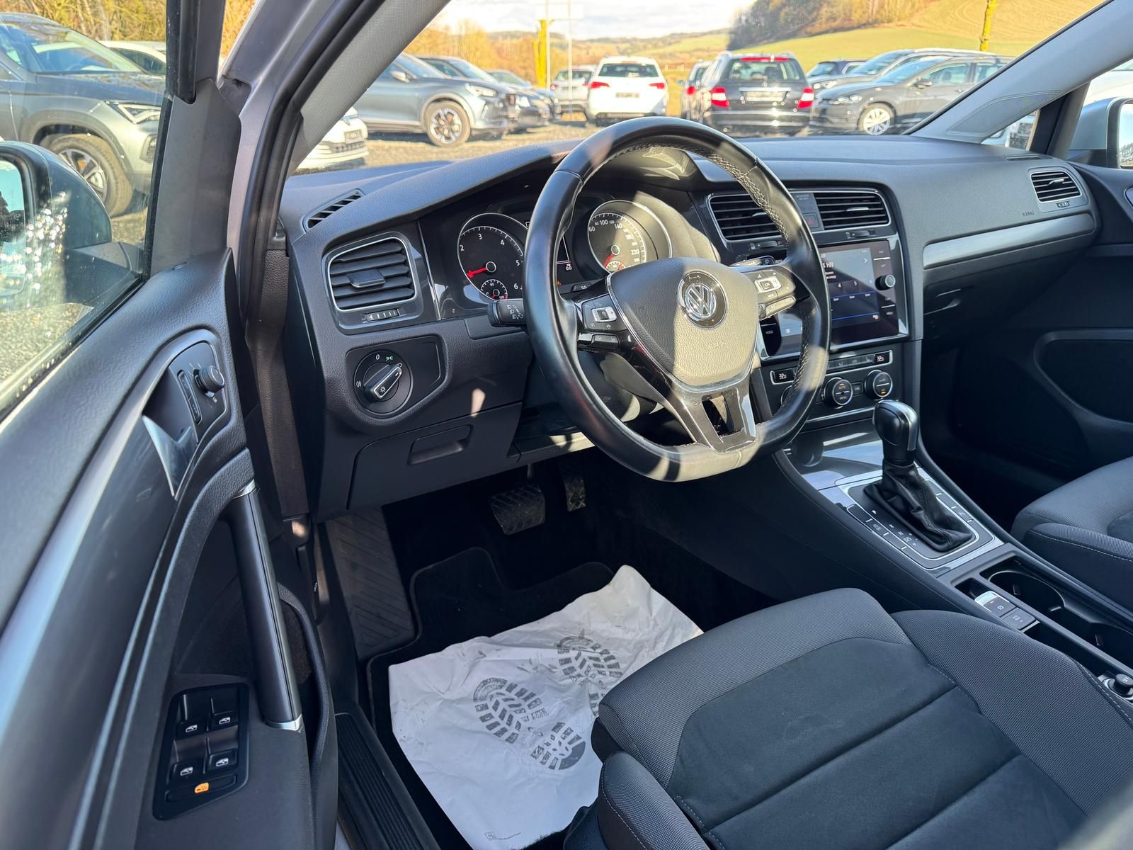 Volkswagen Golf VII Variant 2.0 TDI Comfortline - Samsaru's Car Outlet