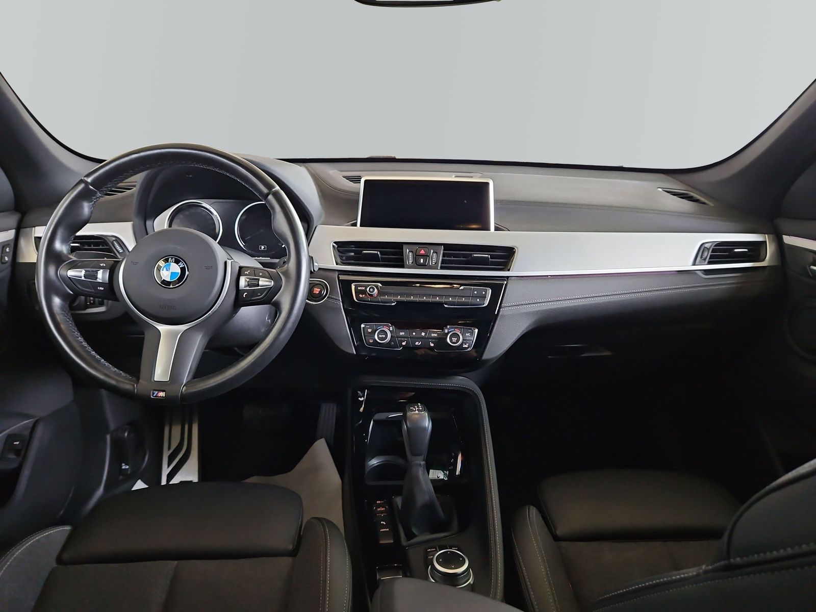 BMW X1 xDrive25e M Sportpaket - Samsaru's Car Outlet