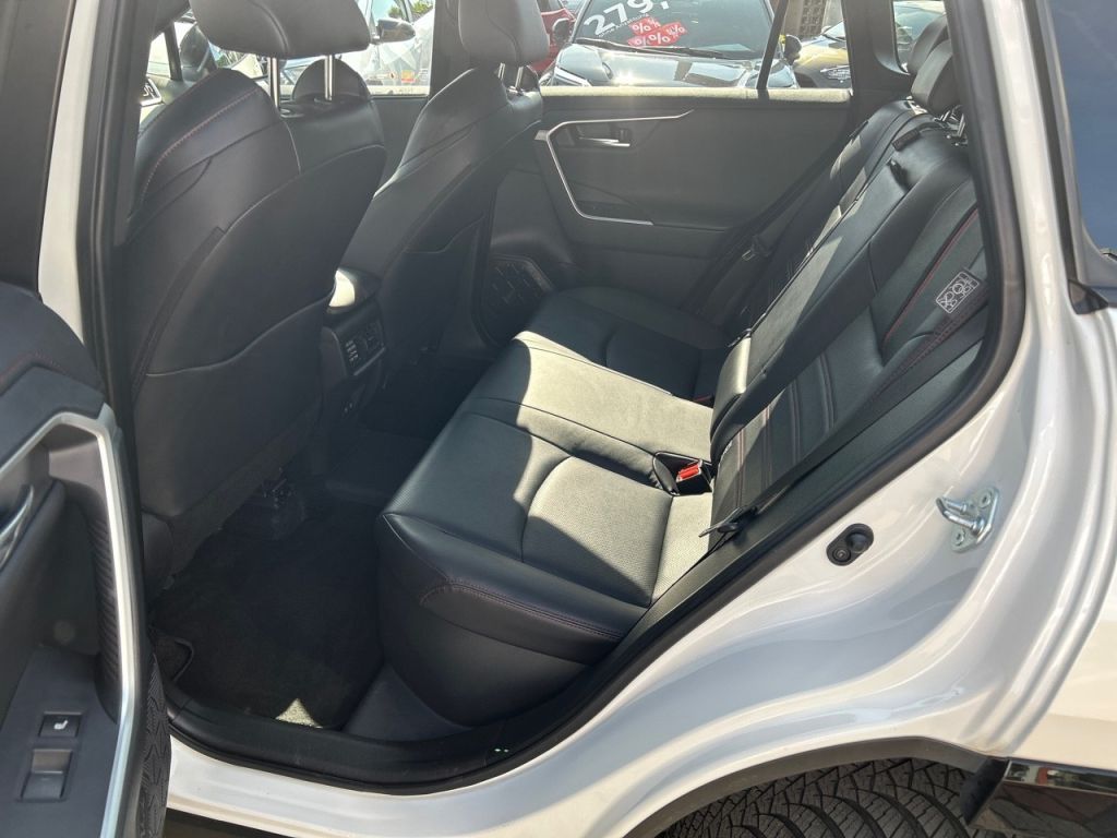 Toyota RAV 4 Plug-in-Hybrid - Samsaru's Car Outlet
