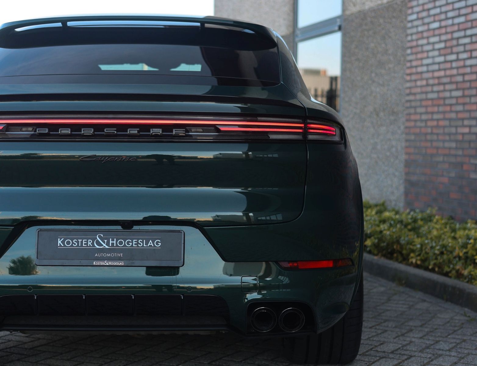 Porsche Cayenne Coupe E-Hybrid *Goodwood Green*