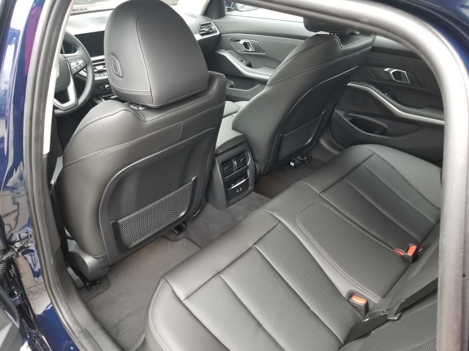BMW 330e xDrive Touring Advantage - Samsaru's Car Outlet