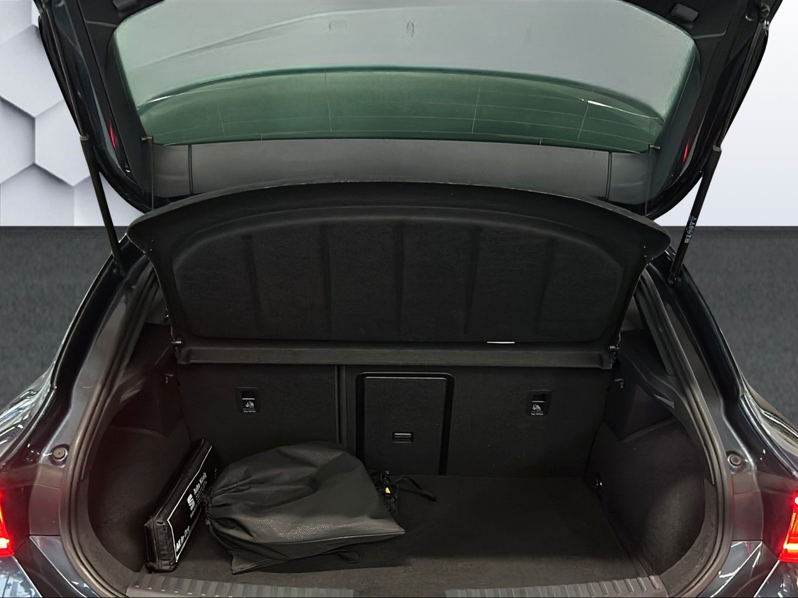 Cupra Leon 1.4 e-HYBRID - Samsaru's Car Outlet