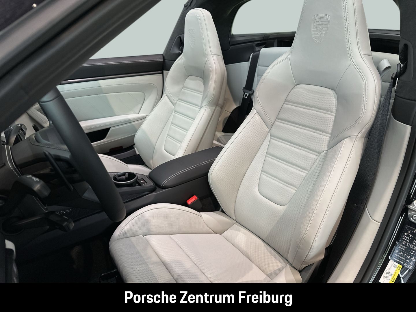 Porsche 992 911 Targa 4 GTS Burmester Sportabgasanlage