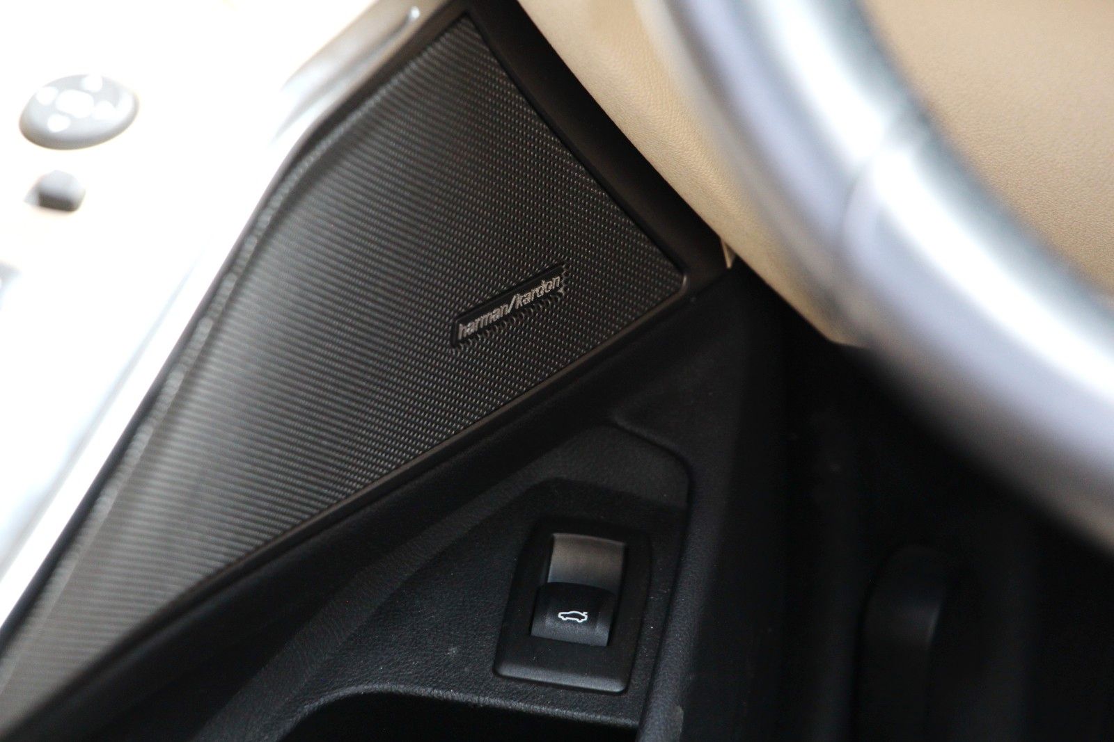 BMW 330i Touring HUD*LEDER*PANO*D-ASSISTENT M Sport