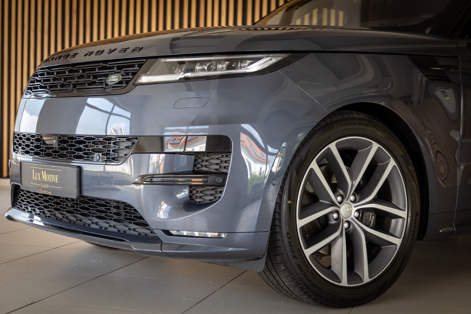Range Rover Sport D350 First Edition - Samsaru's Car Outlet