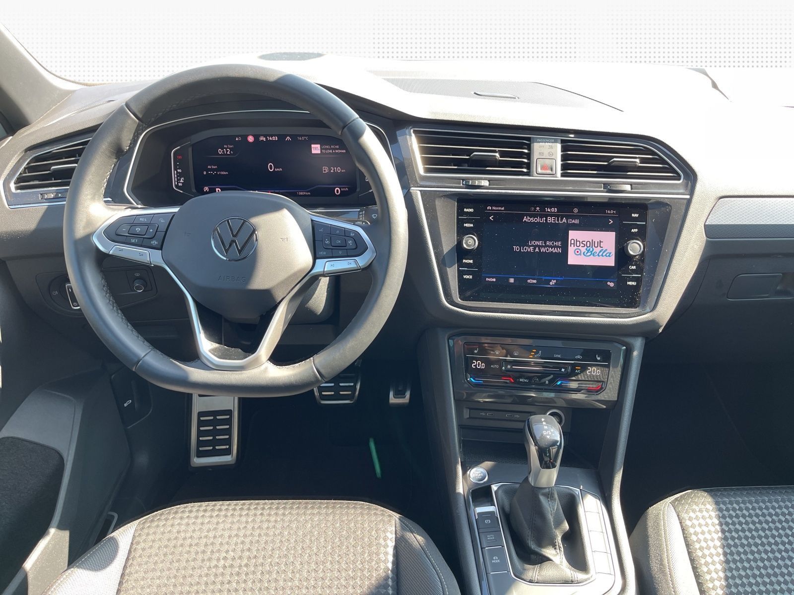 Volkswagen Tiguan Life 1.5 TSI - Samsaru's Car Outlet