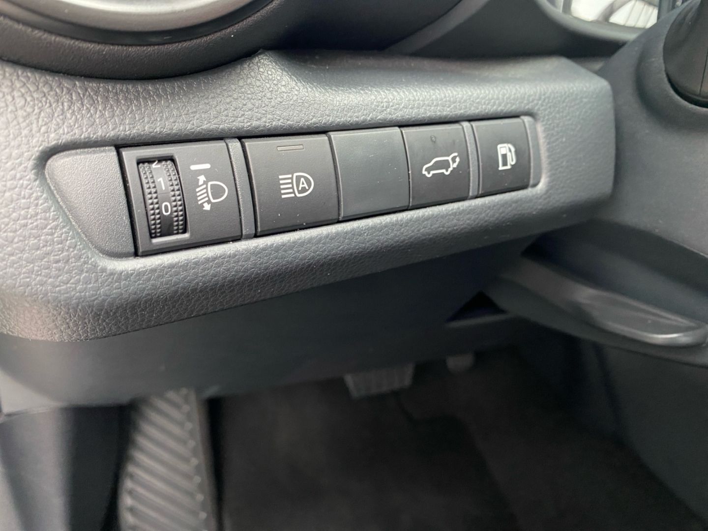 Toyota C-HR 1.8 Hybrid Teamplayer *Navi*LED*CarPlay*