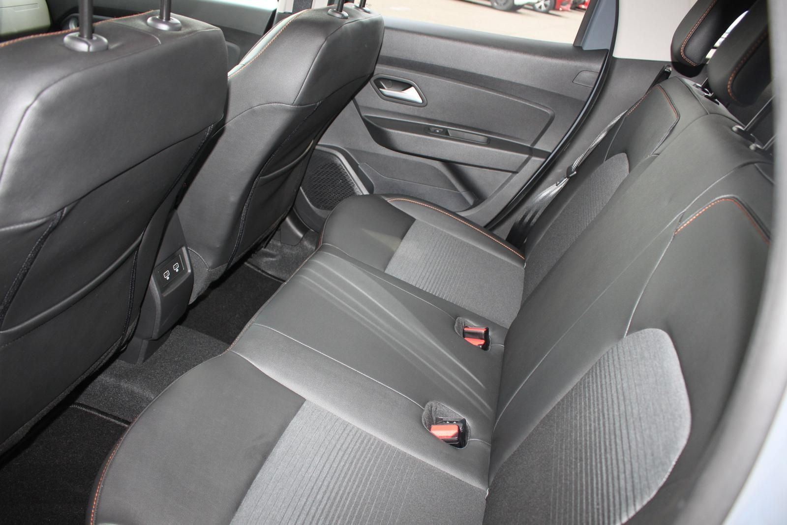 Dacia Duster TCe 150 - Samsaru's Car Outlet