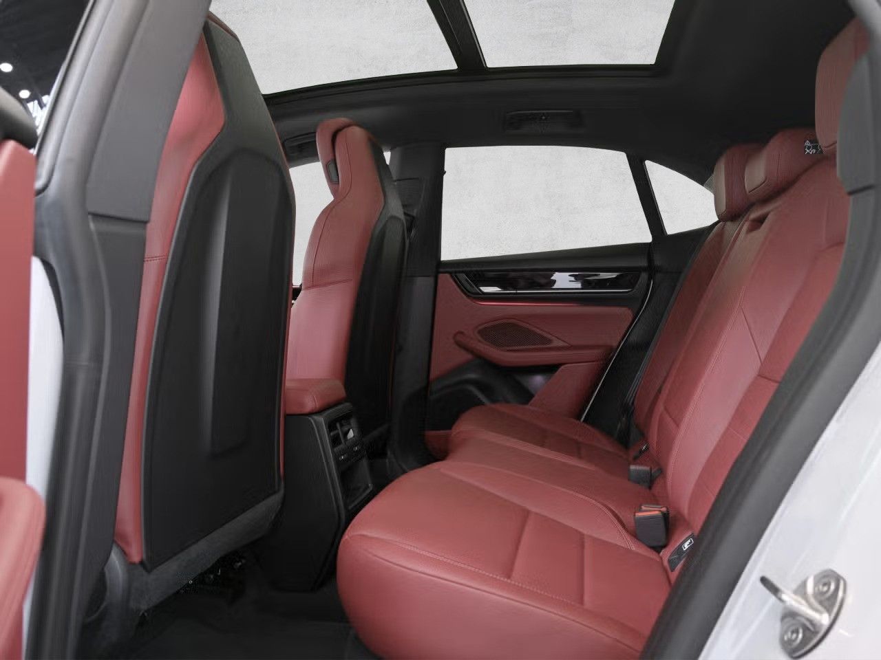 Porsche Macan 4 OffroadDesign - Samsaru's Car Outlet