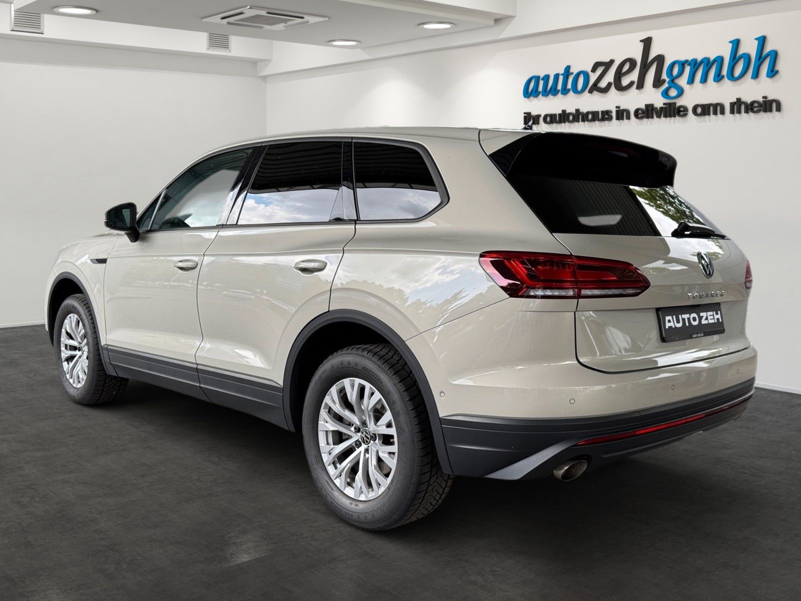 Volkswagen Touareg 4M - Samsaru's Car Outlet