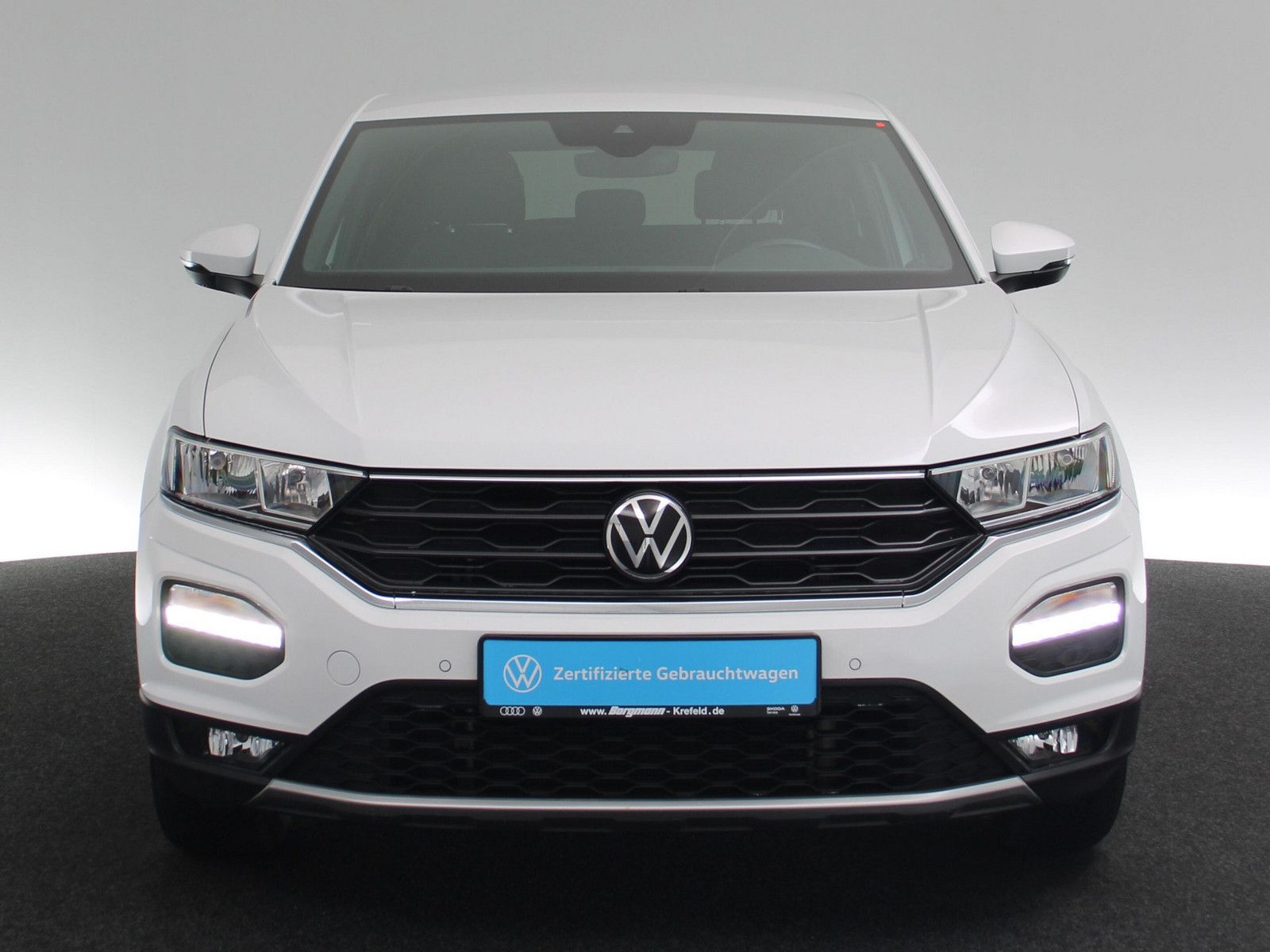 Volkswagen T-Roc 1.5 TSI Sport - Samsaru's Car Outlet
