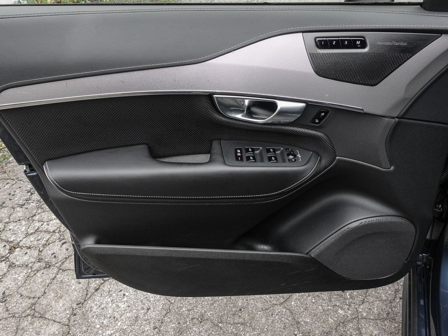 Volvo XC90 Plus Dark AWD 7-Sitzer AD StandHZG AHK Digi