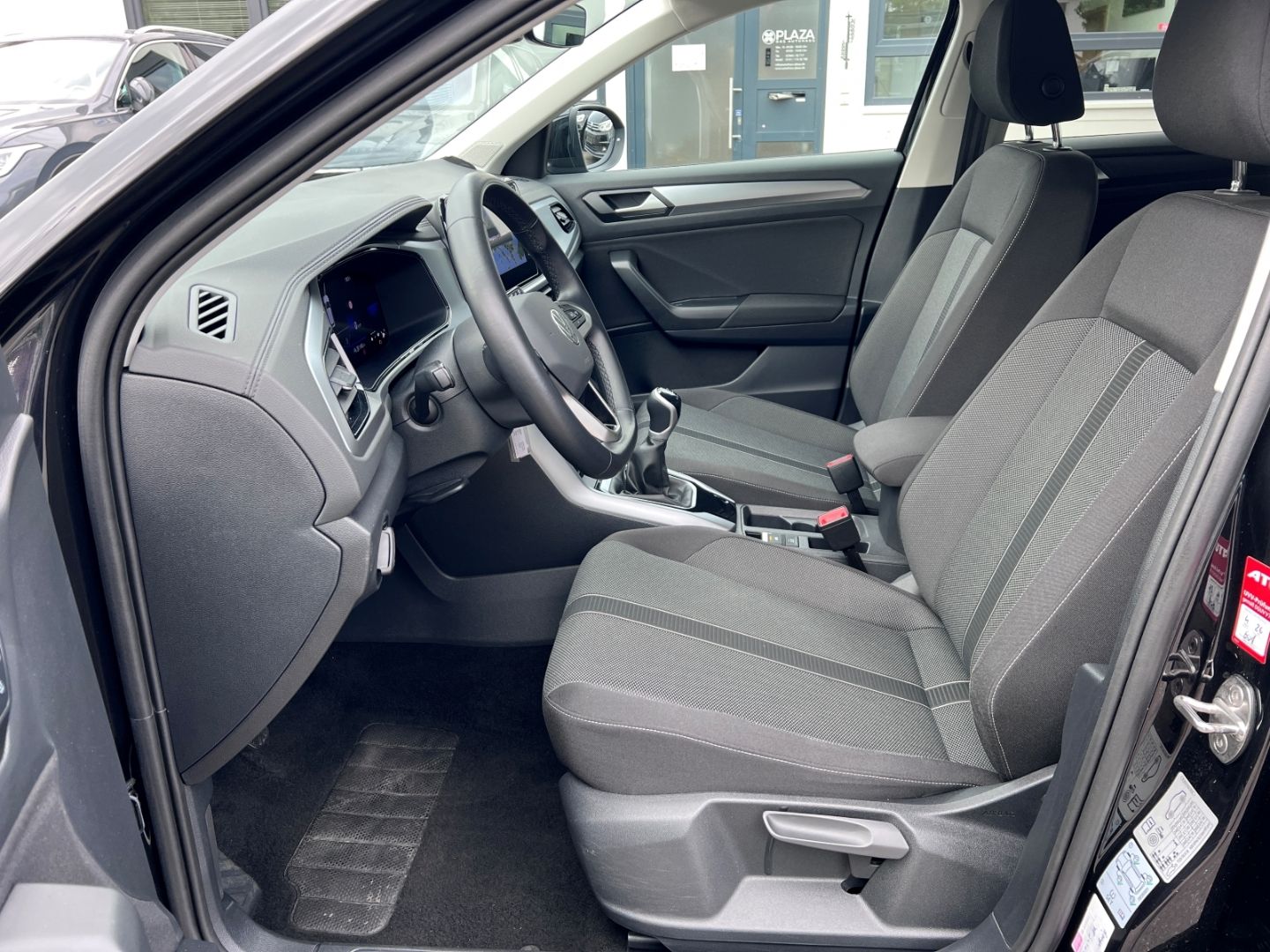 Volkswagen T-Roc 1.0TSI Life - Samsaru's Car Outlet